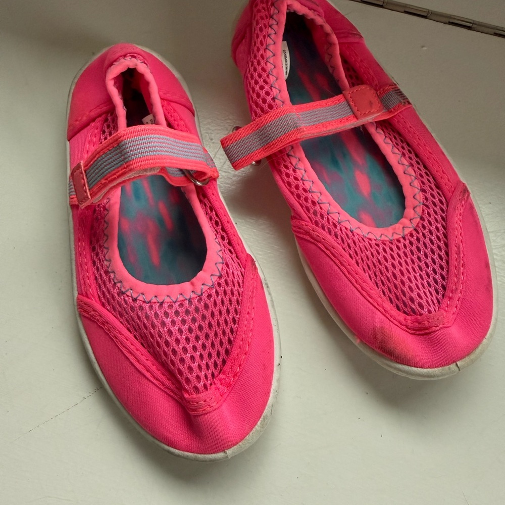 Vibrant Pink Toddler Water Shoes Size 11/12